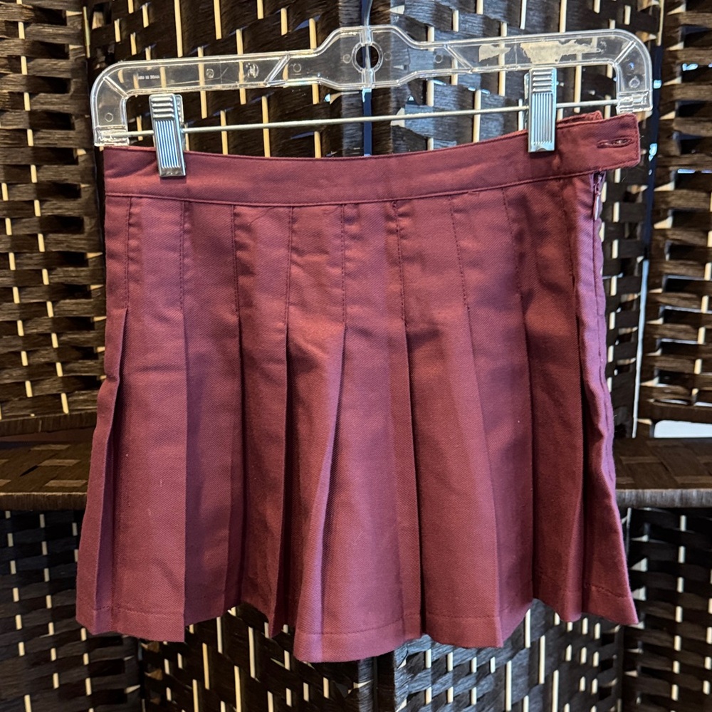 Forever 21 Maroon Pleated Mini Skirt Size 11/12